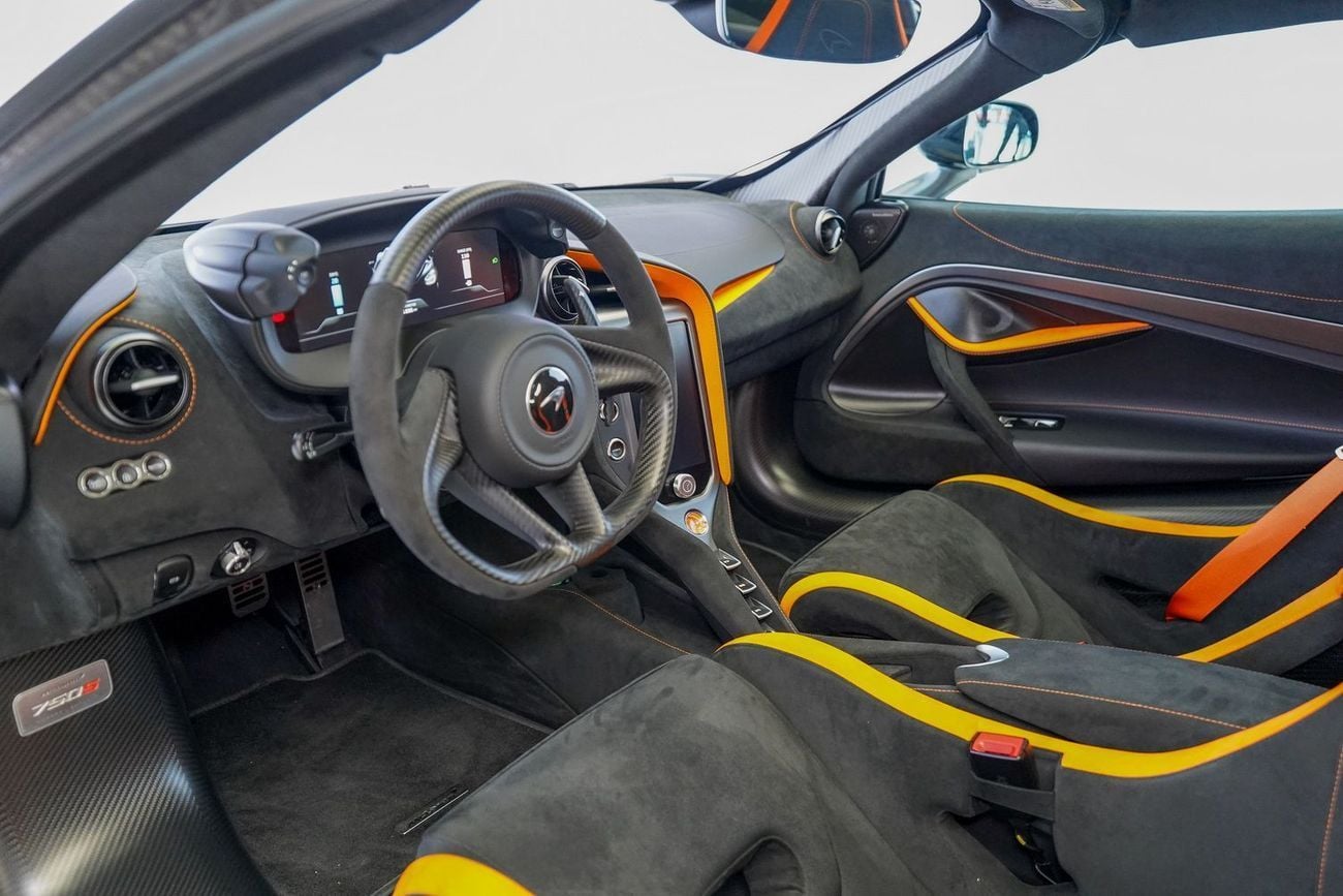McLaren 750S COUPE