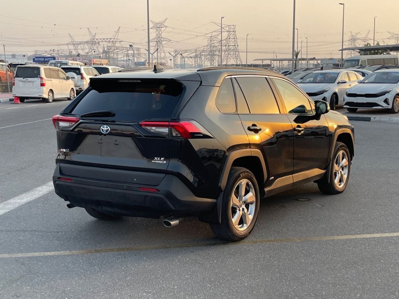 Toyota RAV4 2021 TOYOTA RAV4 XLE PREMIUM HYBRID 4x4 FULL OPTIONS IMPORTED FROM USA