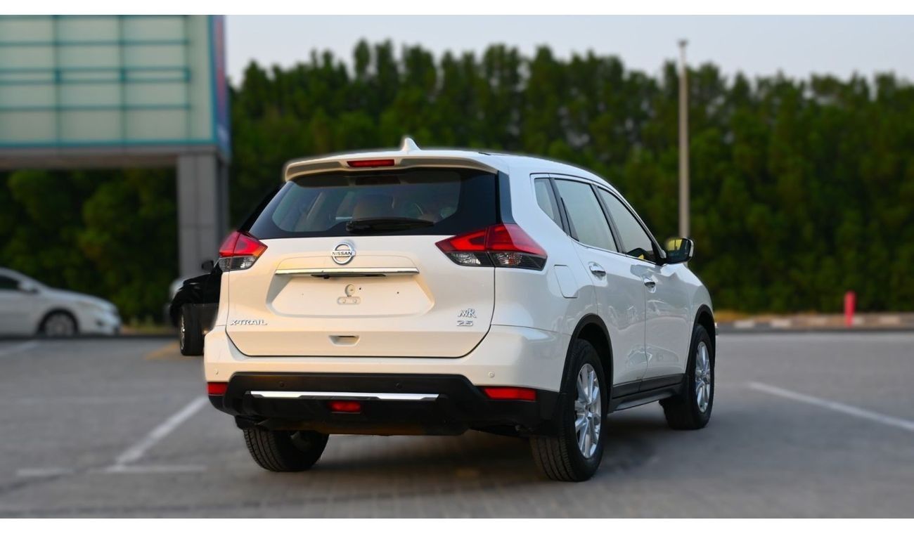 Nissan XTrail Nissan X-Trail 2018 GCC in excellent condition, inside and out