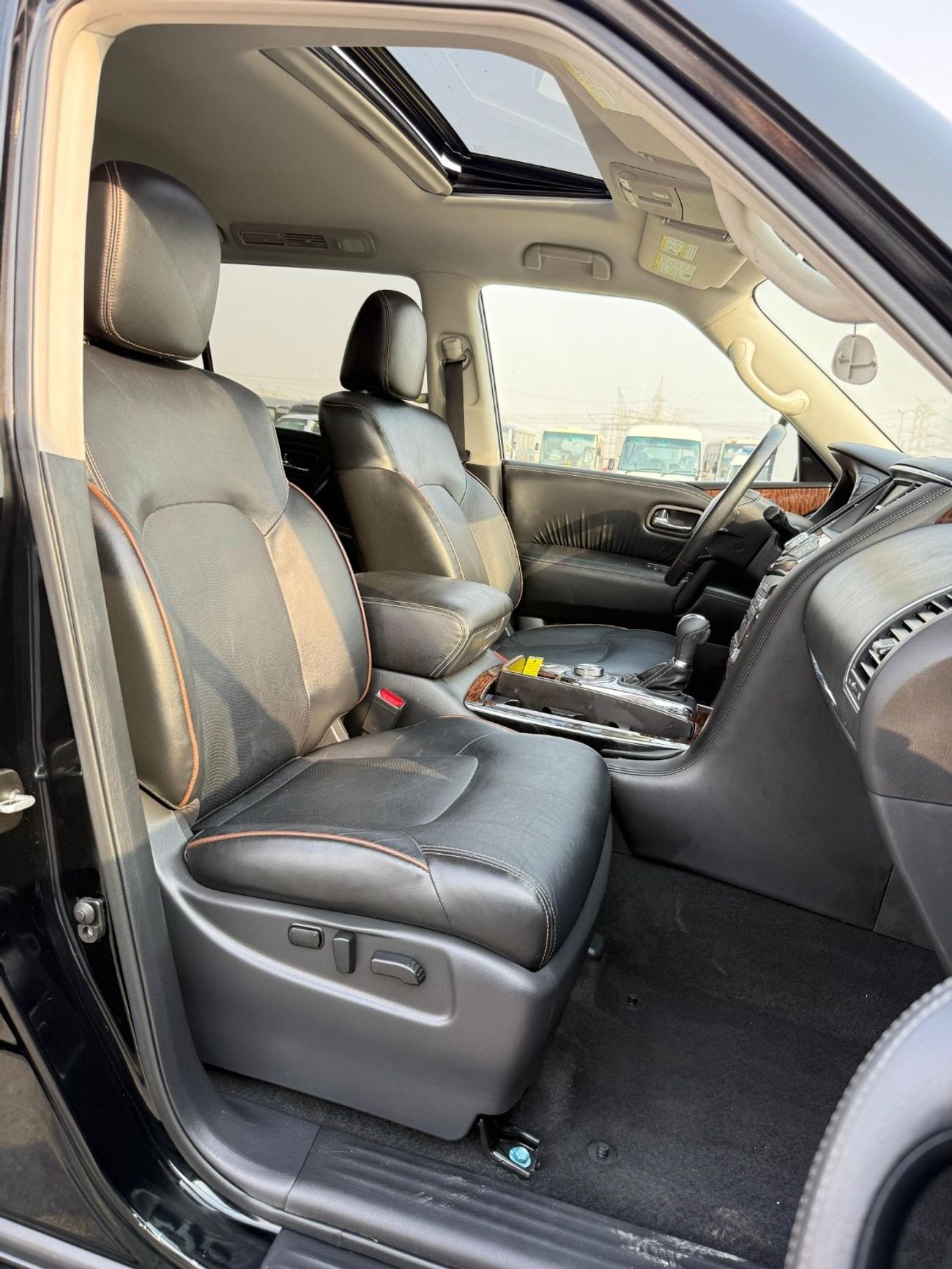 Nissan Armada 4WD SL Full Option