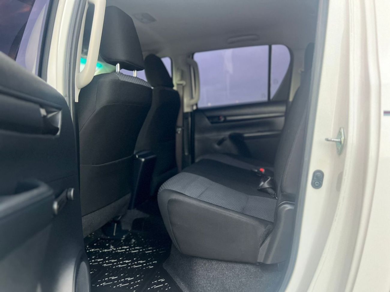 Toyota Hilux 2022 Toyota Hilux GL 2.7L V4 GCC - 4x4 AWD Original Paint - Patrol Automatic