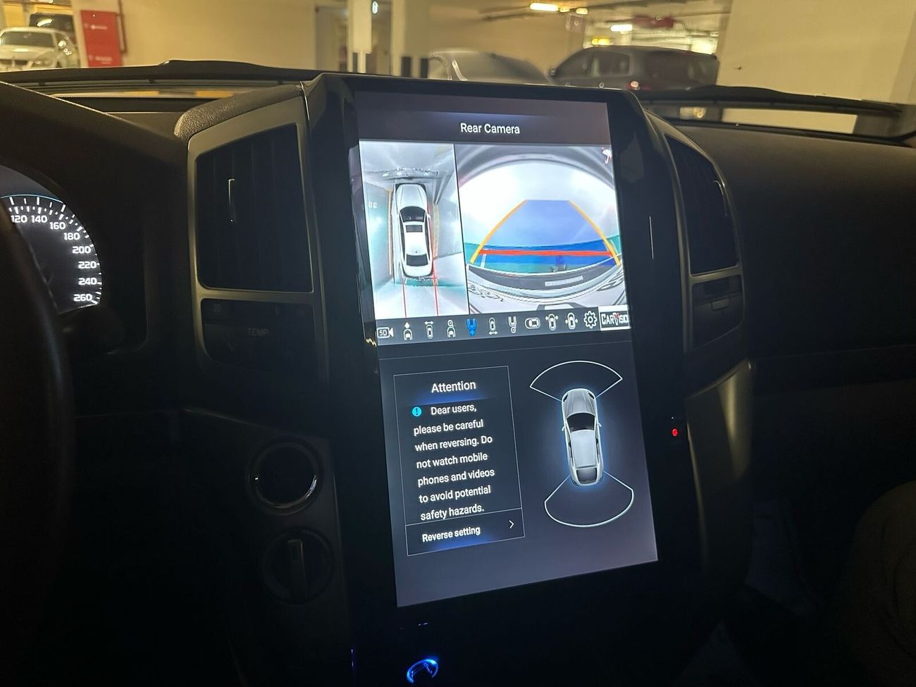 Toyota Land Cruiser VXR 5.7L AWD