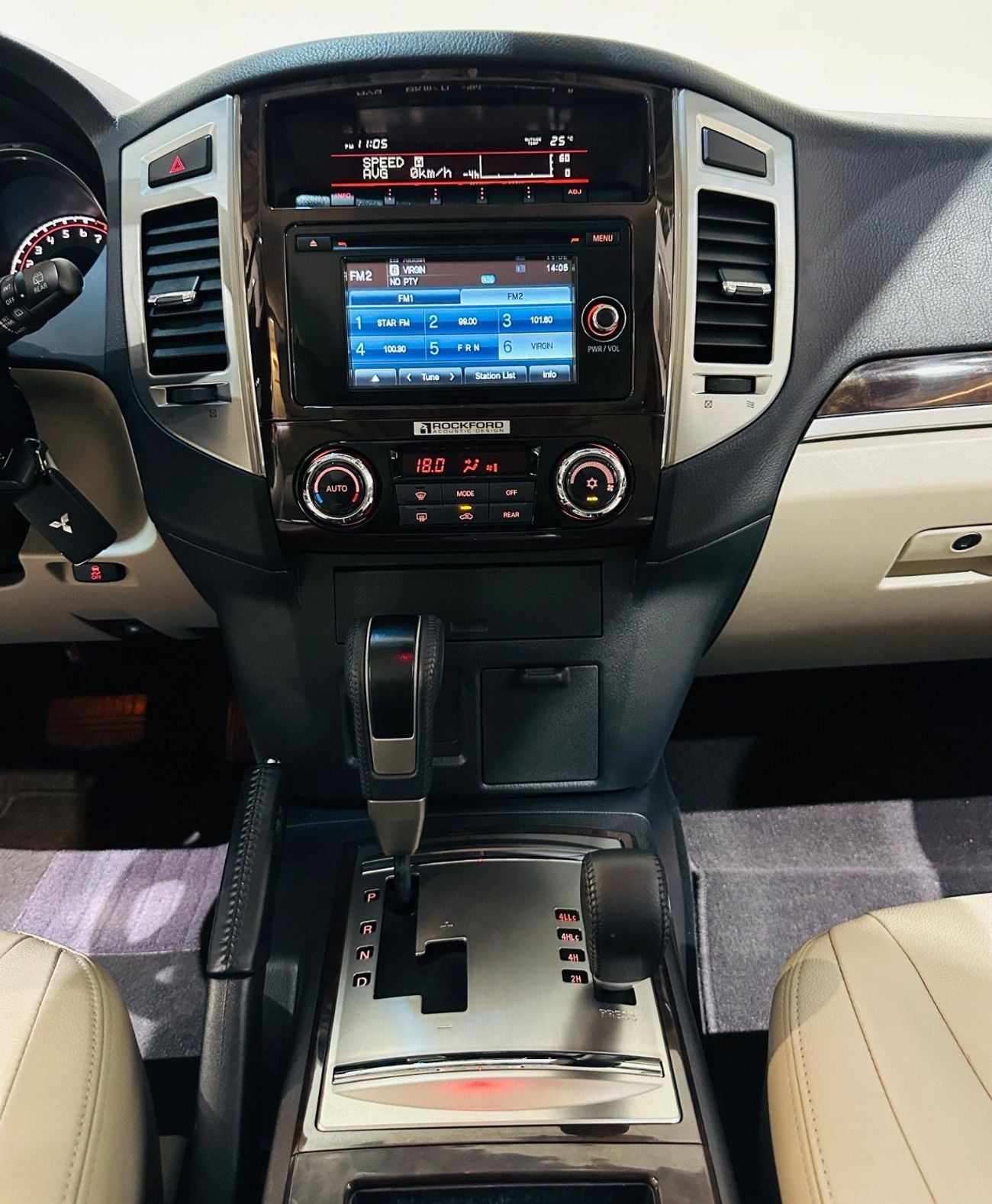 Mitsubishi Pajero GLS Mid 3.8L (243 HP)