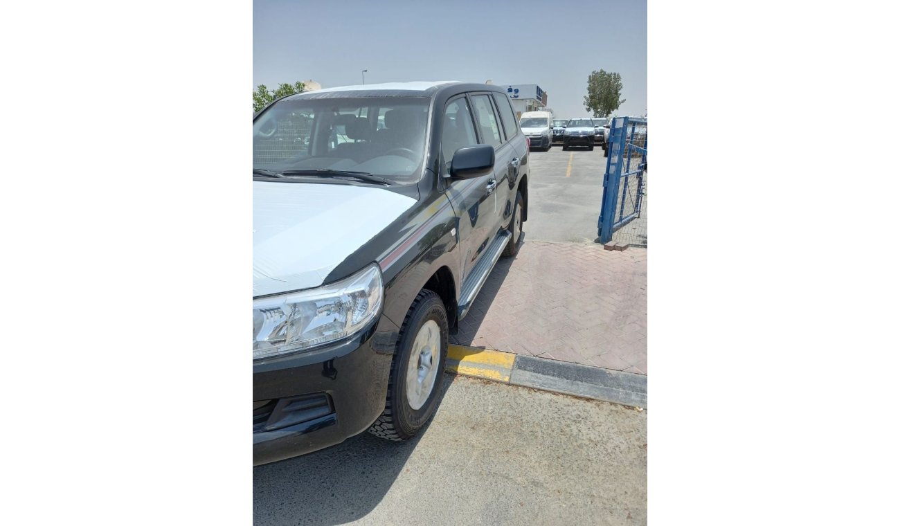 Toyota Land Cruiser 4.5L Diesel 4WD GX Manual (Export Outside GCC Countries Only)