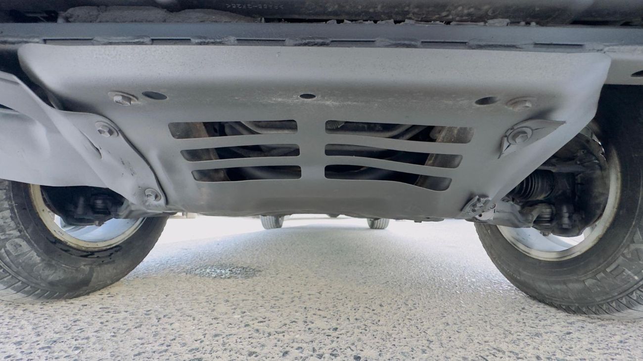 Toyota Hilux PREMIUM RED INTERIOR | MANUAL 2.5L DIESEL | LHD | 2007 | REAR VIEW CAMERA | PREMIUM SPORTS BAR WITH