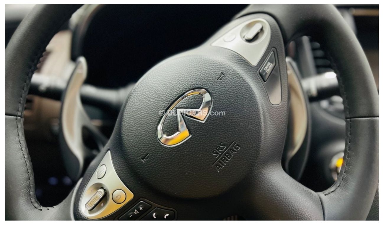Infiniti QX70 Luxury GCC .. Full Options .. V6 .. NAV .