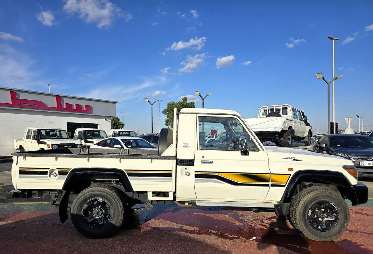Toyota Land Cruiser Pick Up PICKUP 70th LX1 4.0L Toyota L.C Pick Up Single Cabin Special Edition 4.0l   MT Petrol v6 4WD Gcc 202