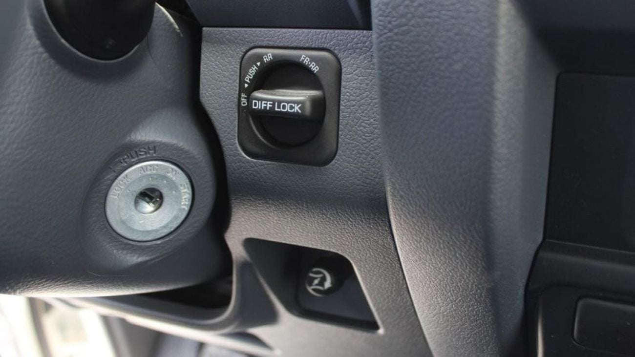 تويوتا لاند كروزر بيك آب Toyota/LAND CRUISER PICK UP D 4.2L SC 3 seater 2 AIRBAG & ABS MT