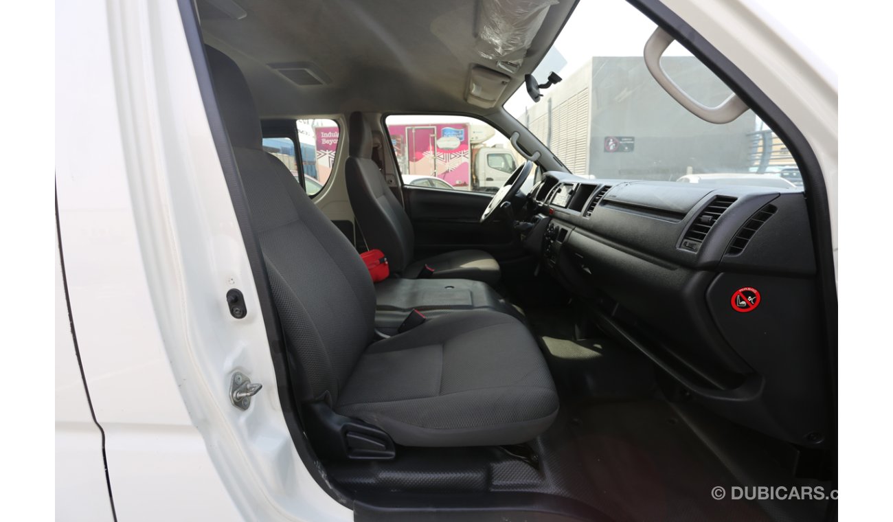 Toyota Hiace 15 Seater, Midroof, 2.5cc in good condition(46361)