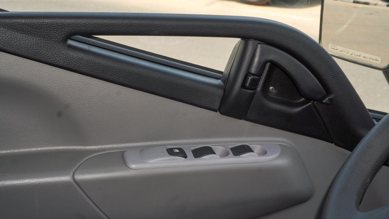 Mitsubishi Canter Van