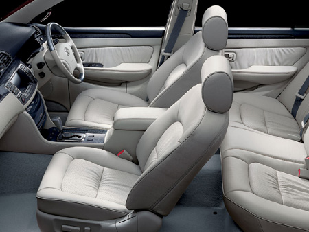 Toyota Brevis interior - Seats