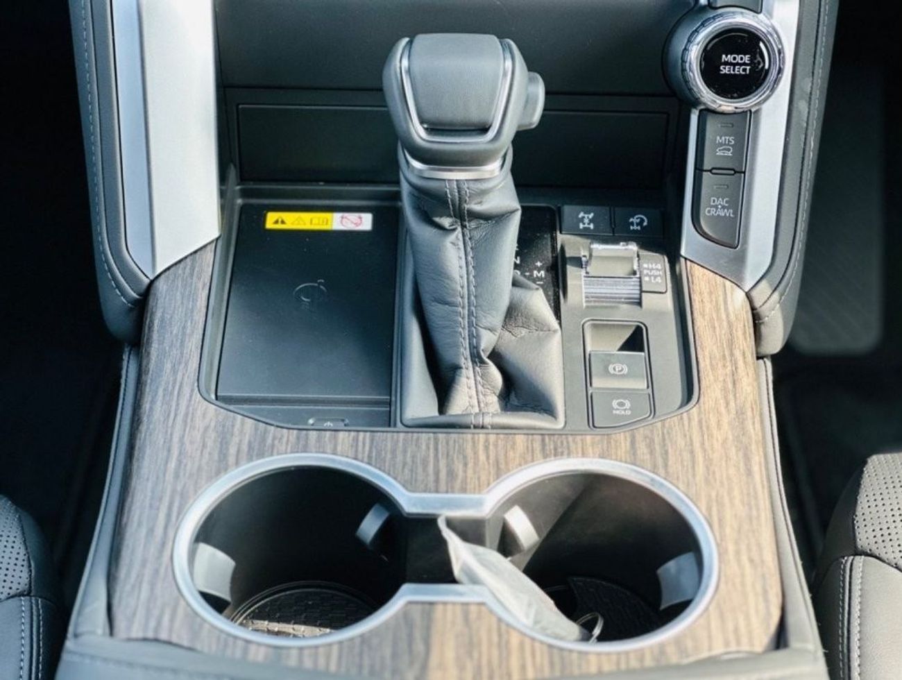 Toyota Land Cruiser Lc 300 sahara top of the range