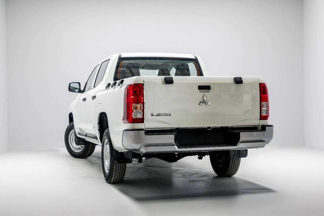 ميتسوبيشي L200 GL 2.4L - Manual - White Inside Black | Export Only