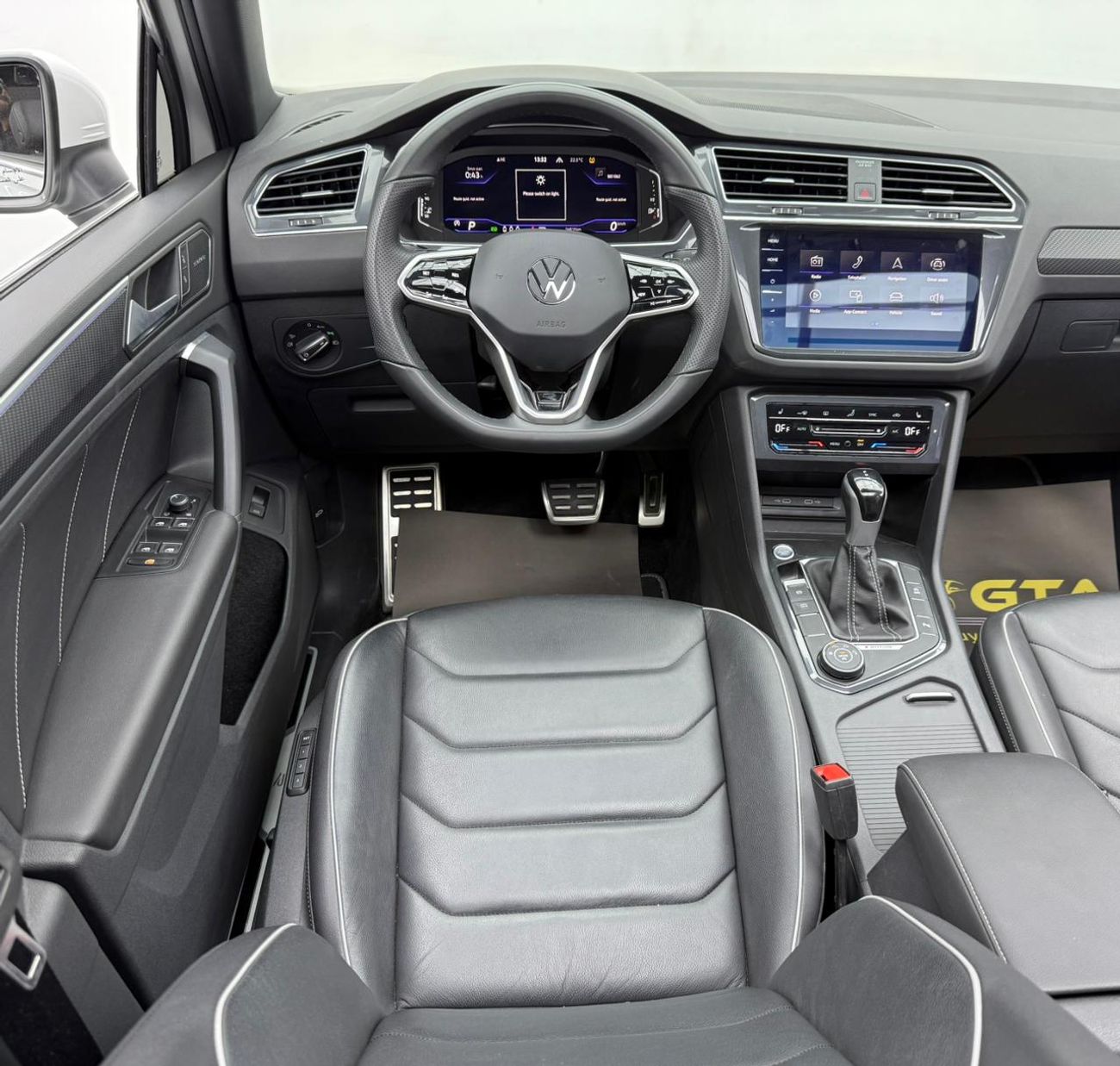 فولكس واجن تيجوان 2024 Volkswagen Tiguan R-Line, 2026 Volkswagen Warranty + Service Pack, Very Low Km, GCC