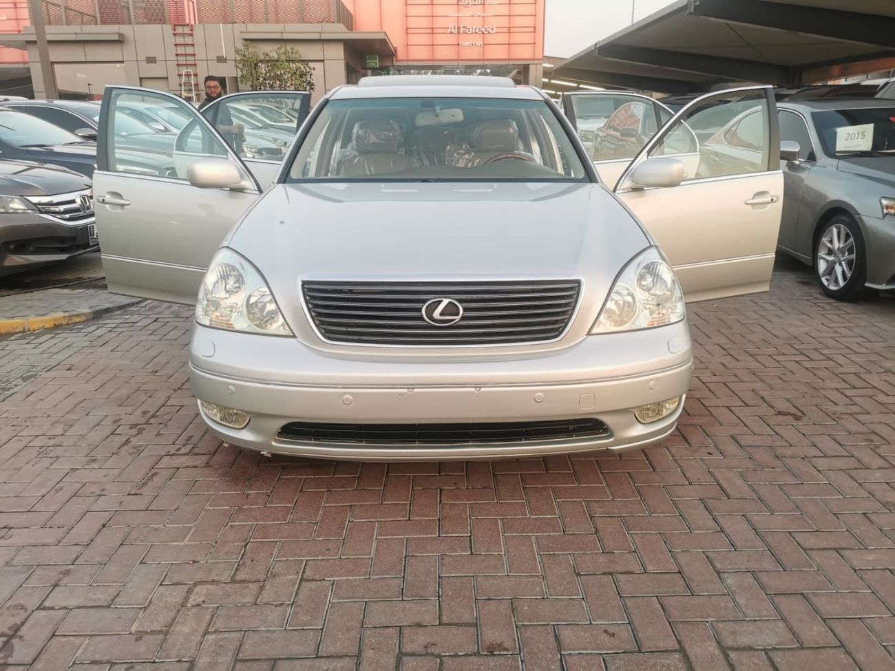 Lexus LS 430 In excellent condition and requires no expenses