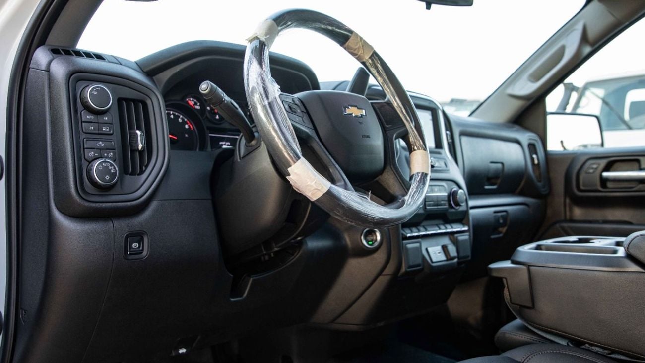 شيفروليه سيلفارادو V8 5.3L PICK-UP 4WD | 2025 | For Local Registration +10%