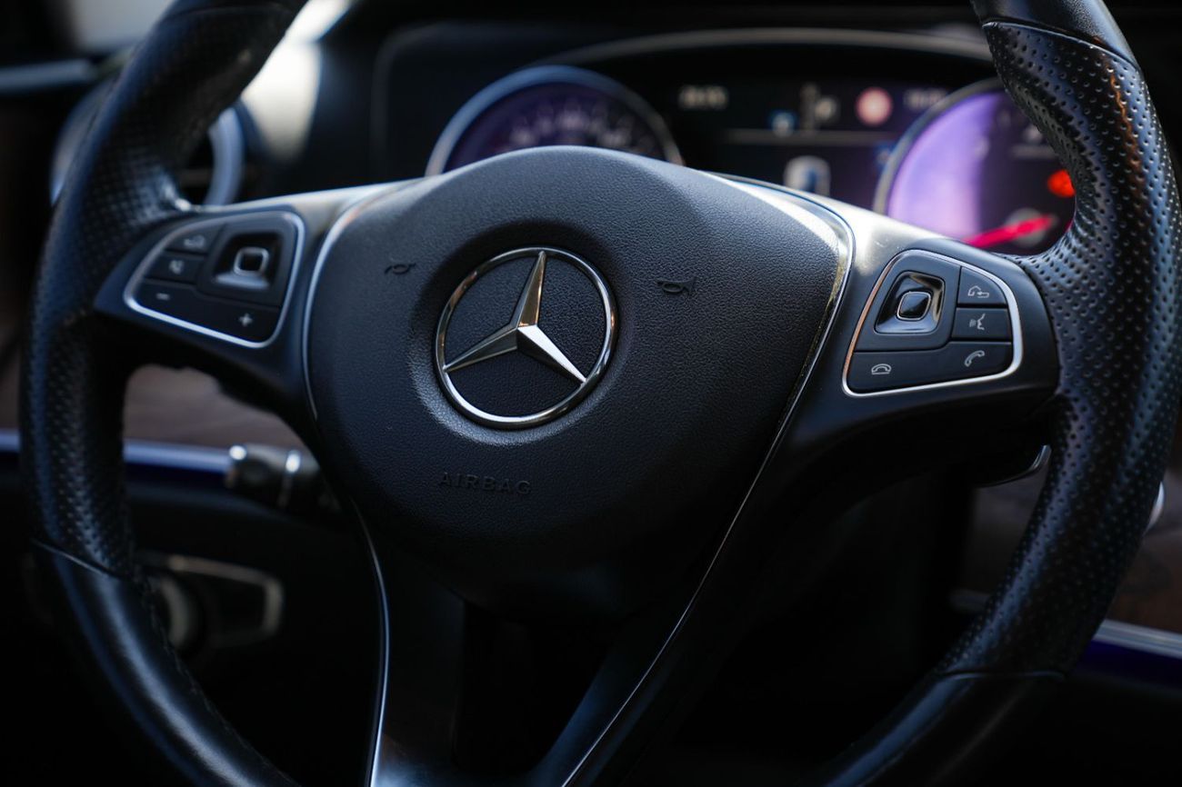 مرسيدس بنز E300 4 MATIC 2018!! KOREAN SPECS!! WELL MAINTAINED!! NO ACCIDENT