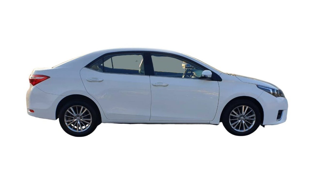 Toyota Corolla SE+ 2.0L 2015 Model with GCC Specs