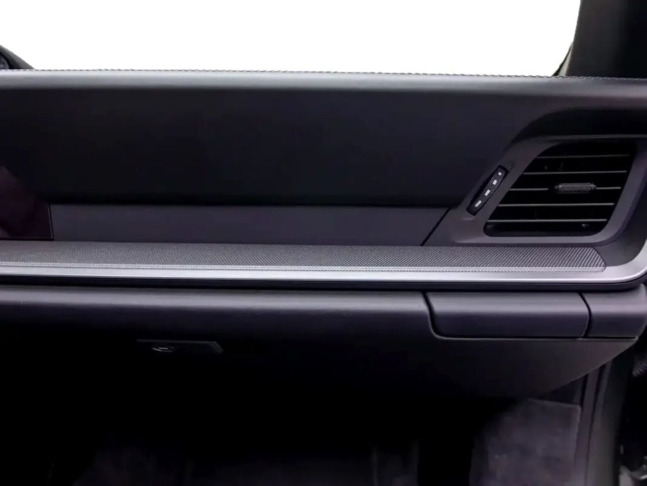 Porsche 911 TARGA 4S | With Warranty(Al Nabooda) - Full Dealer Service History