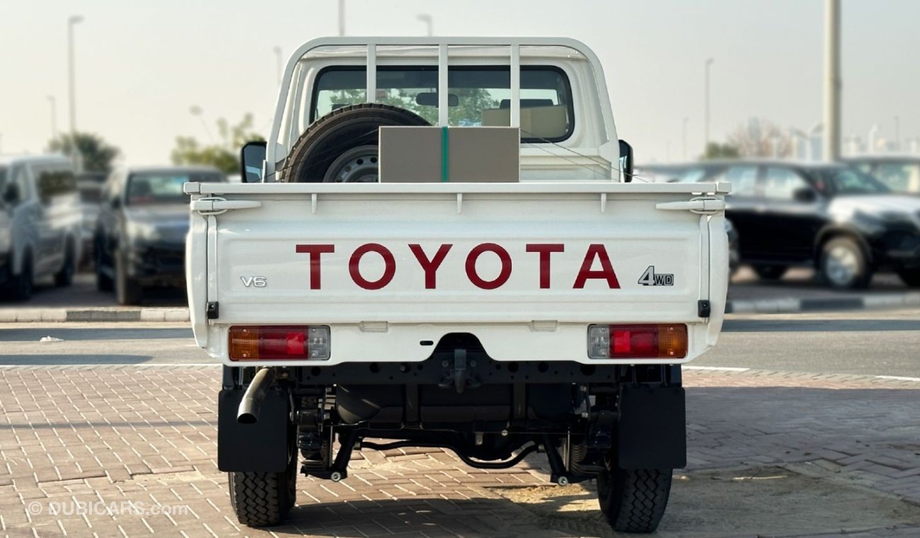 تويوتا لاند كروزر بيك آب LC79 4.0L PET 2024 PICK-UP SC 4X4 M/T