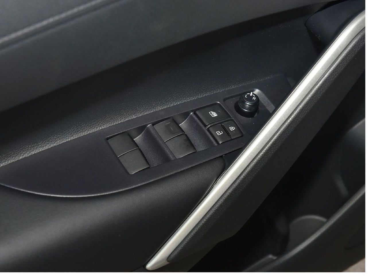 تويوتا كورولا كروس 2.0L HYBRID ELITE 2025