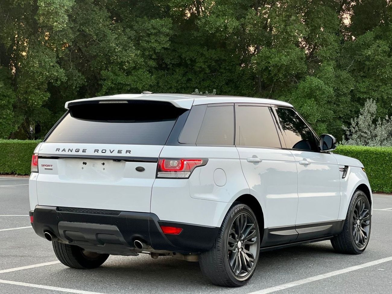 Used Land Rover Range Rover Sport 2016 for sale in Dubai - 716631