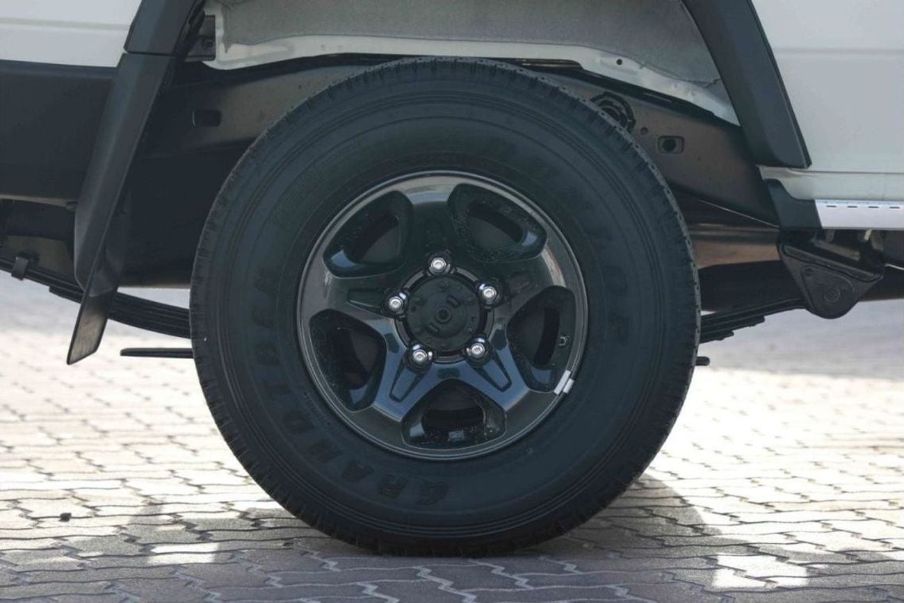 Toyota Land Cruiser 70 2024 Toyota LC76 4.0 Hard Top LX HI - White inside Bluish Grey | Export Only