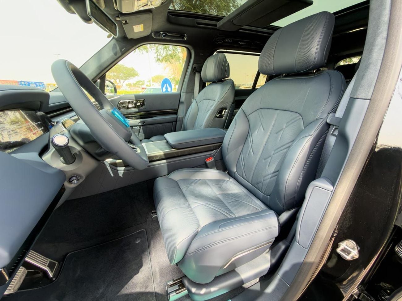 زيكر 9X 2025 ZEEKR 9X Ultra 55KWH I Range 1250KM  I2.0L DM-I Plugin Hybrid (898HP) I warranty&service