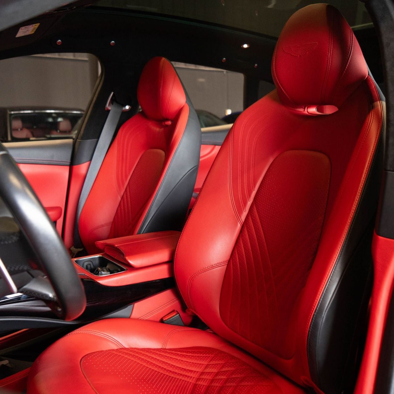 أستون مارتن DBX AED 8,336 P.M • 0% Downpayment • Aston Martin DBX • Agency Warranty and Service Package