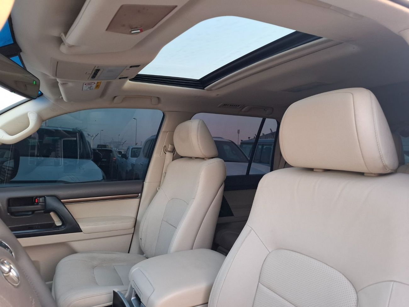 Toyota Land Cruiser GXR 4.0L (271 HP) 4WD Toyota Landcruiser GXR 4.0L 2019 White Petrol Original (Export Only)