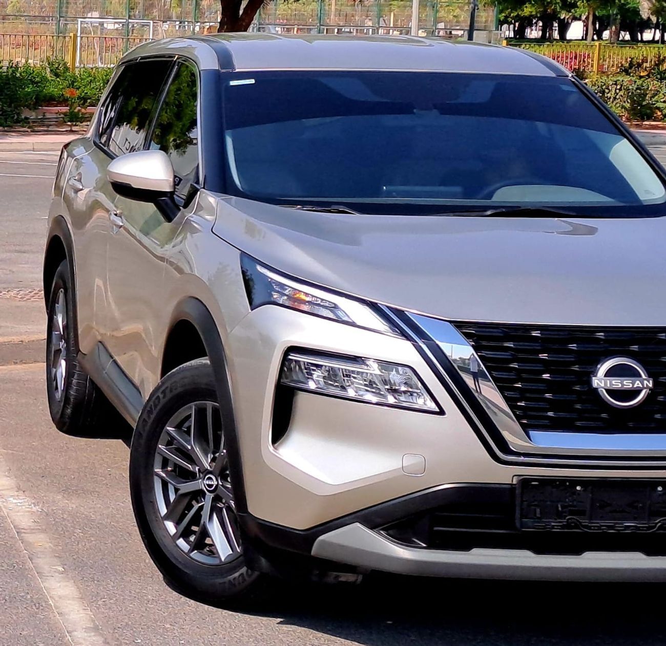 Nissan XTrail S 2WD (5-Seater) 2023 2.5L GCC (1240/-MONTHLY)