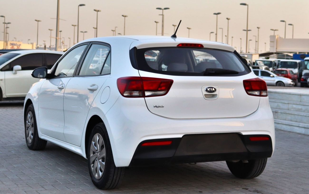 كيا ريو 2019 كيا ريو EX (YB)، 5 أبواب هاتشباك، 1.4 لتر 4 سلندر بنزين، أوتوماتيك، دفع أمامي
