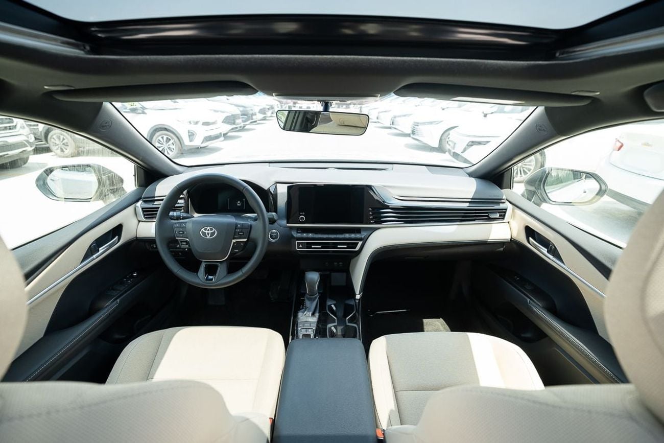 Toyota Camry LE Hybrid 2.5L 2026