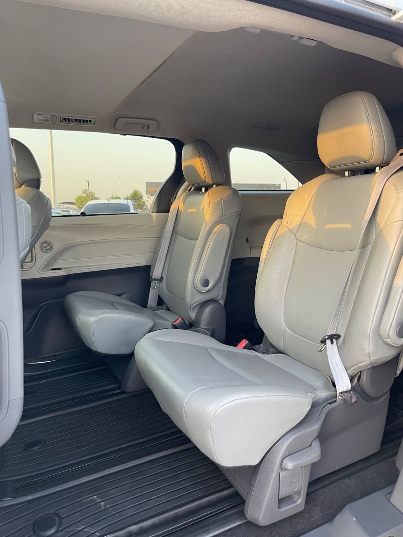 تويوتا سيينا 2021 TOYOTA SIENNA XLE HYBRID 4x4 FULL OPTIONS IMPORTED FROM USA