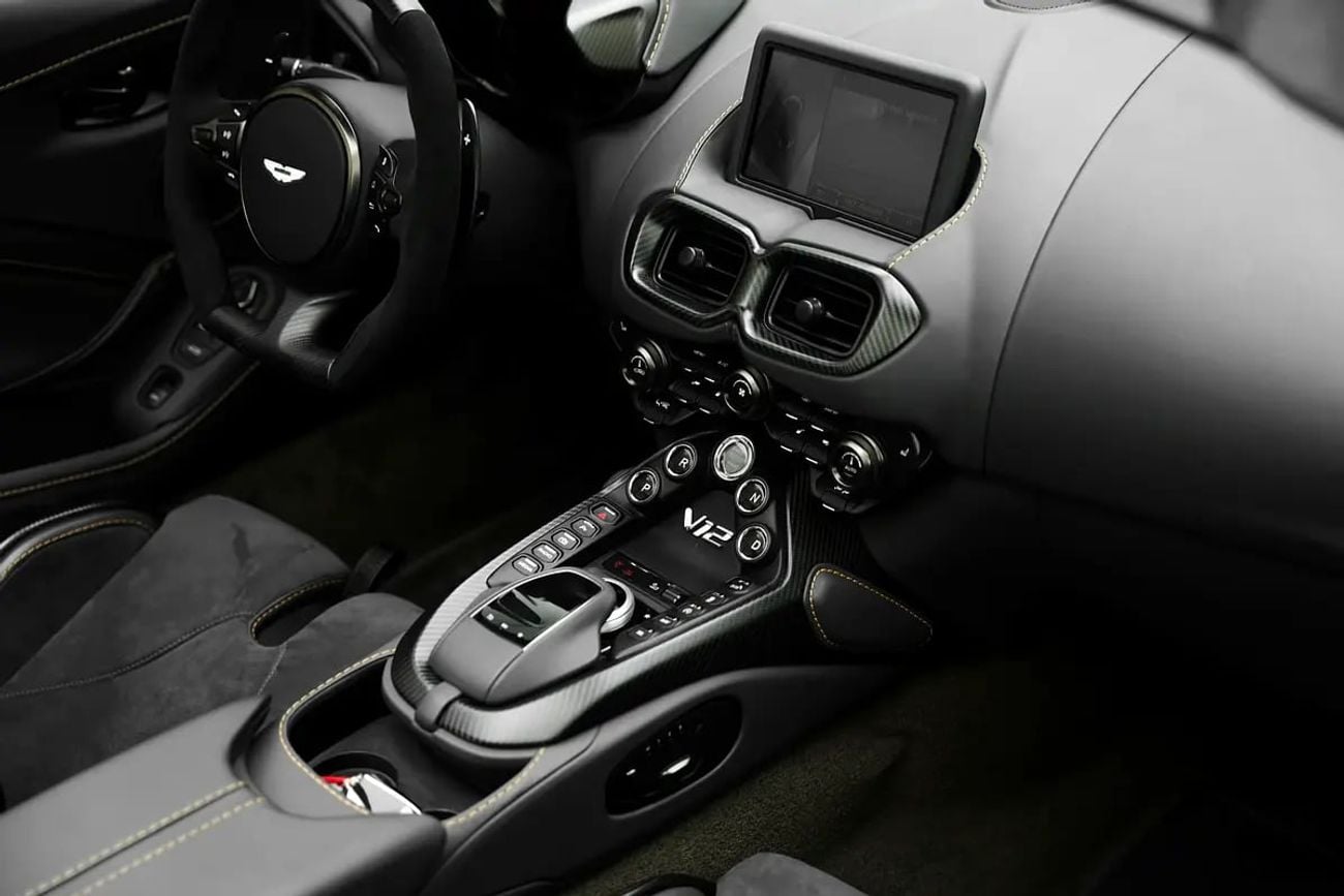 Aston Martin Vantage V12 6.0L V12