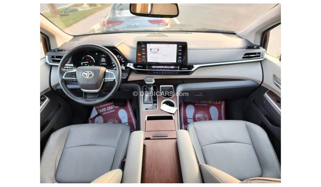 Toyota Sienna TOYOTA SIENNA FULL OPTION CLEAN CAR 2022 MODEL