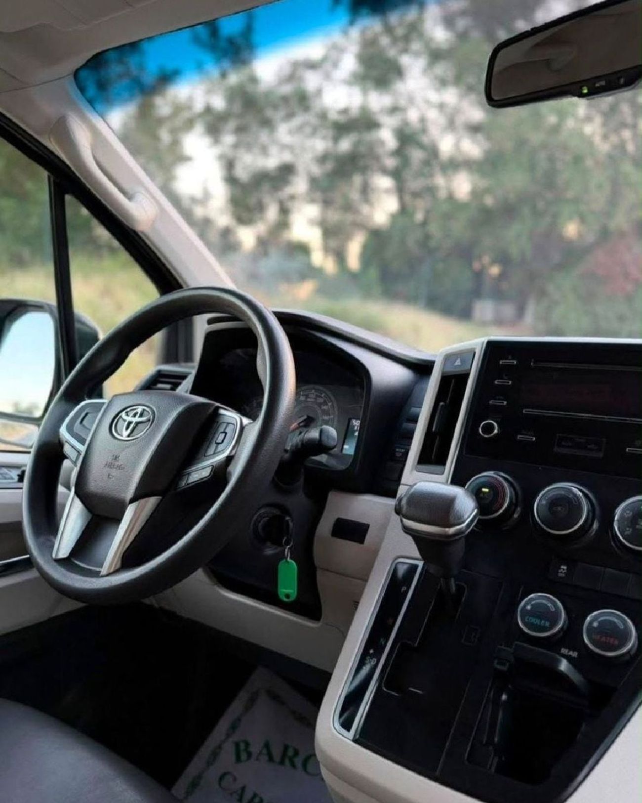 تويوتا هاياس 2021Model 2.8 Diesel engine Colour White Transmission Automatic Interior.Begie leather seats 9+seate