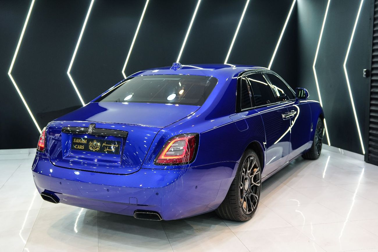 رولز رويس جوست Black Badge, Two-Tone Interior, Rear Entertainment, Dealer Warranty + Service