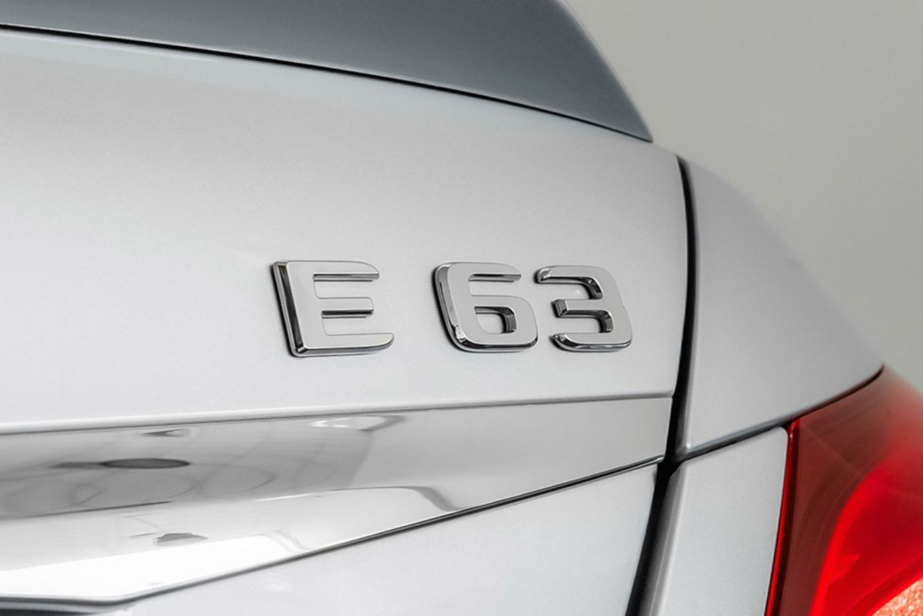 Mercedes-Benz E 63 AMG Std 5.5L