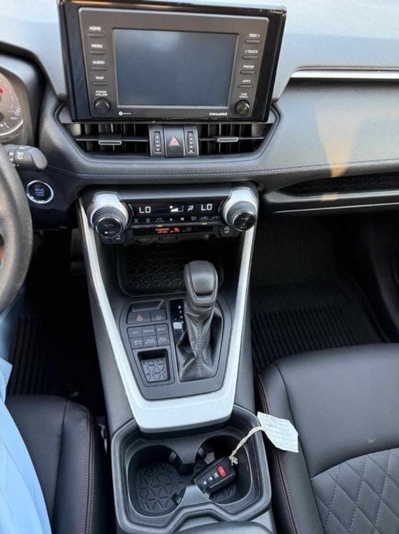 تويوتا راف ٤ 4WD XLE 2.5 push start, leather seats