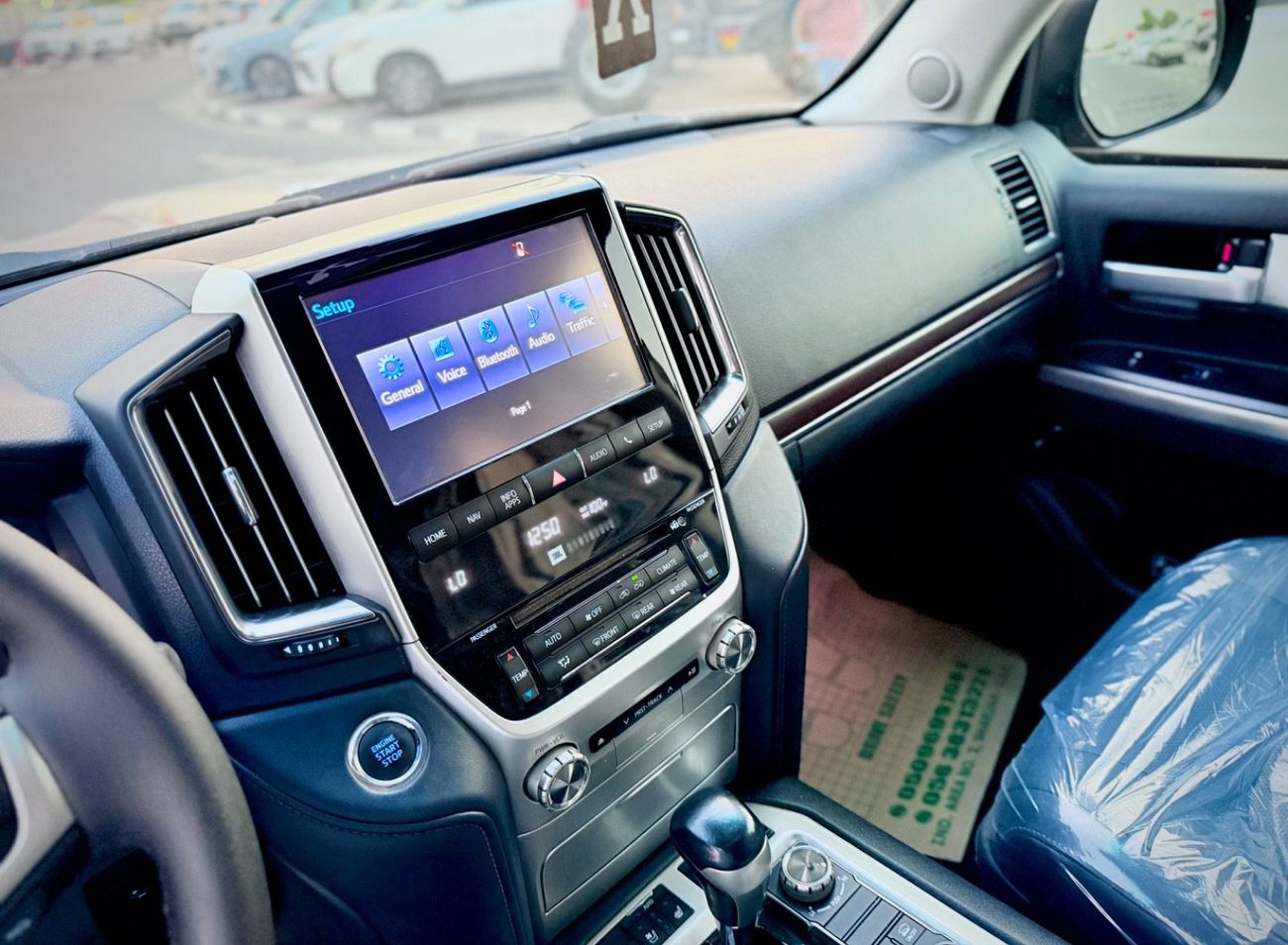 تويوتا لاند كروزر 2017 LHD VXR V8 Full Option Very Clean And Perfect Condition