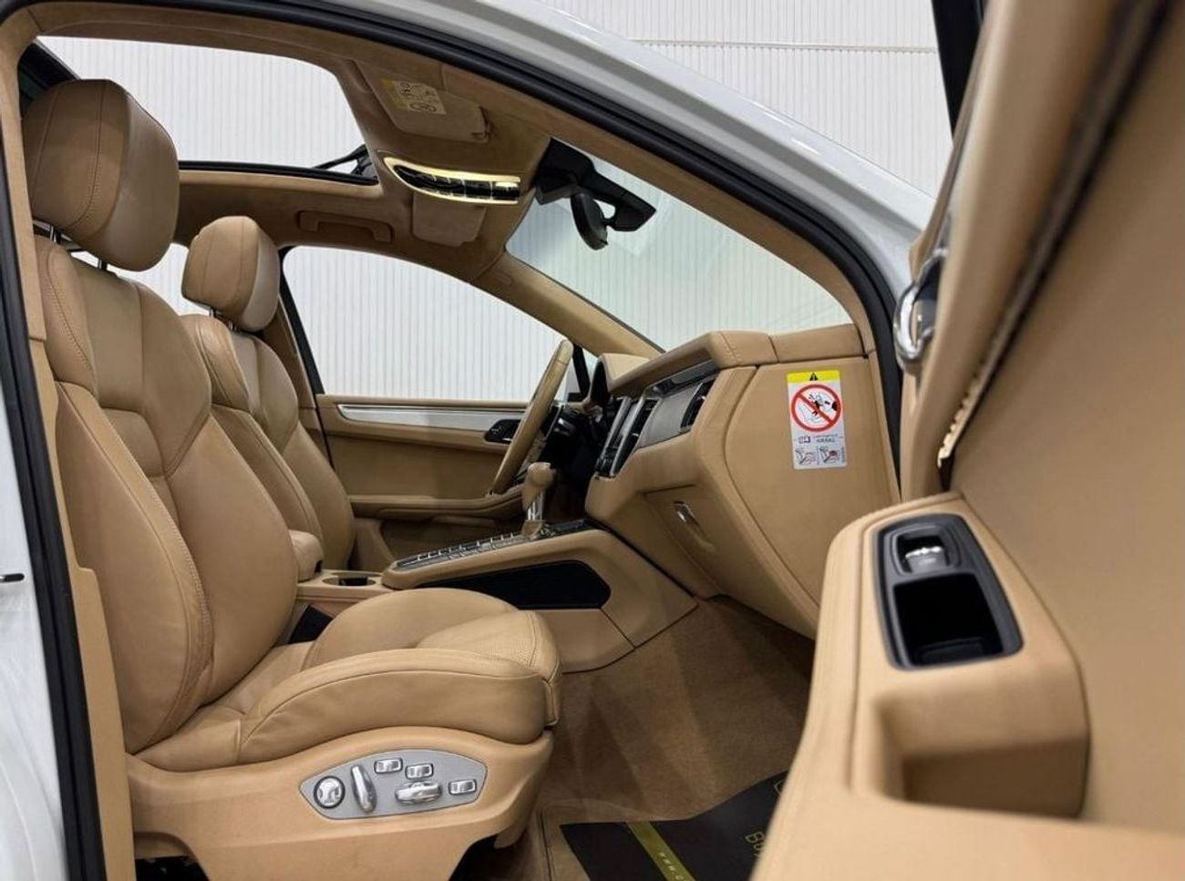 Porsche Macan 2014 Porsche Macan Turbo, Full Agency Service History, Excellent Condition, GCC