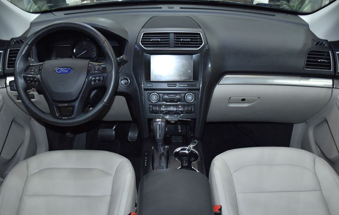 فورد إكسبلورر EXCELLENT DEAL for our Ford Explorer XLT 4WD ( 2018 Model ) in Grey Color GCC Specs