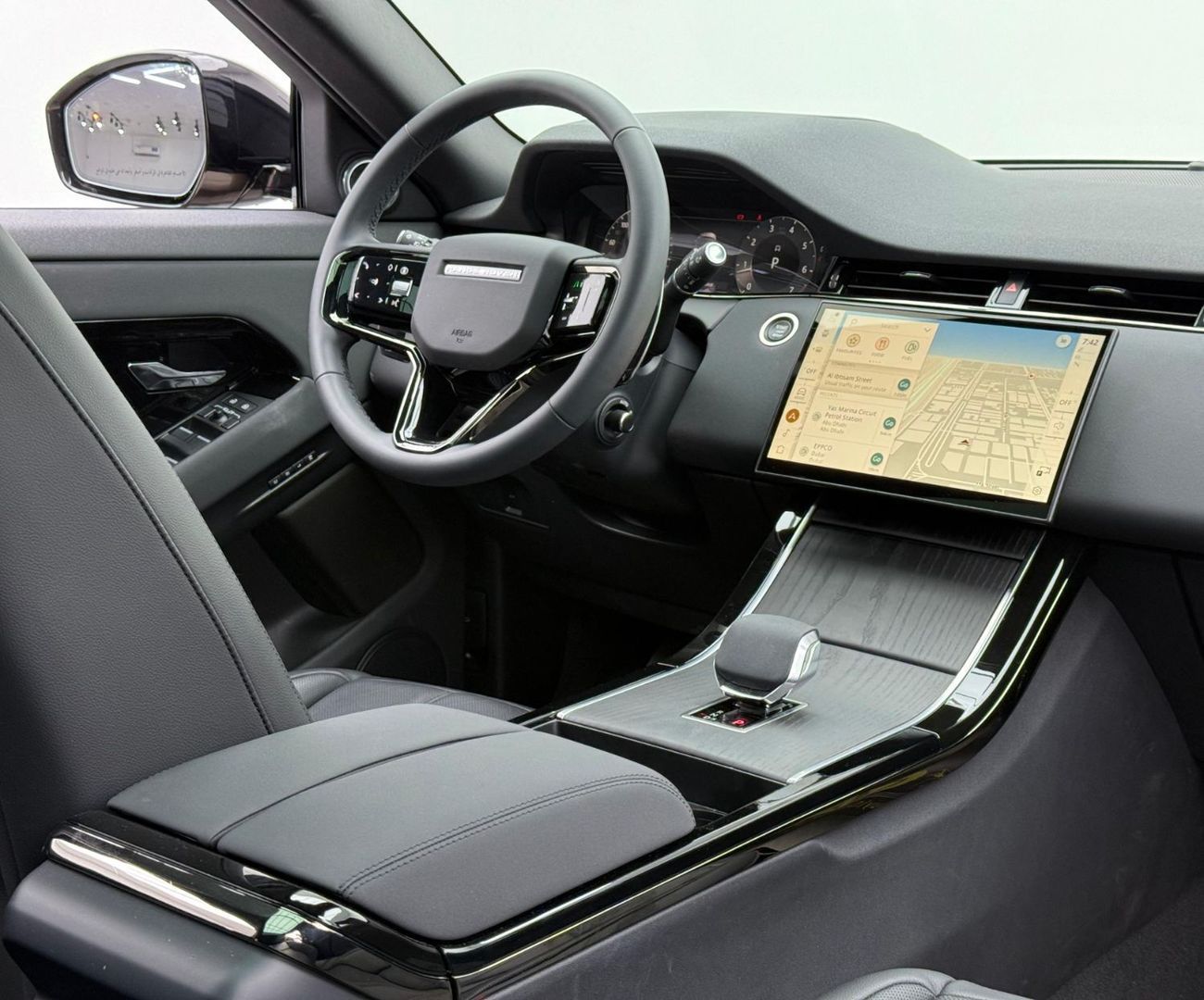 لاند روفر رانج روفر إيفوك Dynamic SE P200 2.0L 2024 Range Rover Evoque P200 Dynamic SE, 2029 RR Warranty + Service Pack, Very