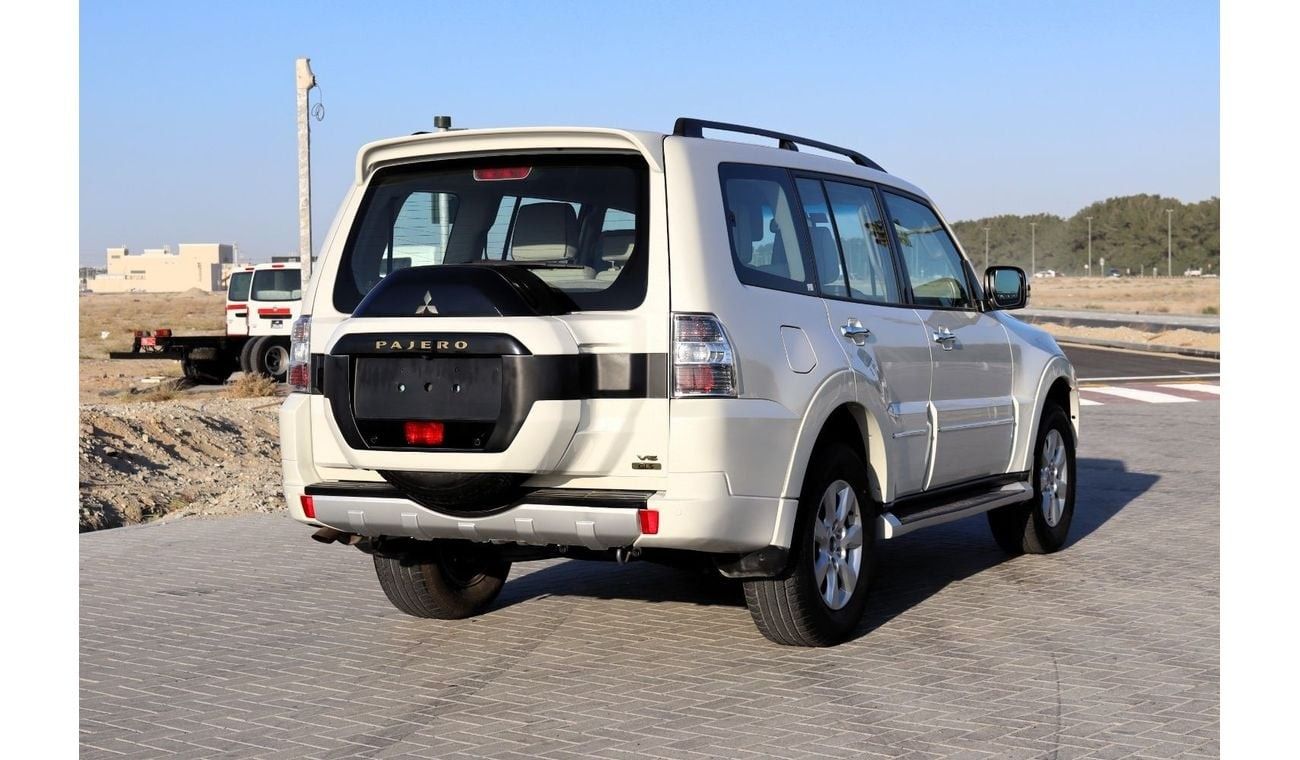 Mitsubishi Pajero ACCIDENTS FREE - GCC - MID OPTION - ENGINE 3.0 - PERFECT CONDITION INSIDE OUT