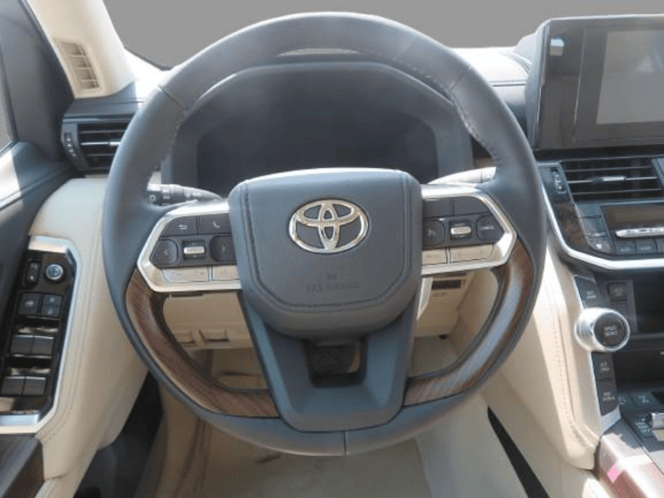 Toyota Land Cruiser GXR 4.0L GXR V6 4.0L Petrol 2025YM