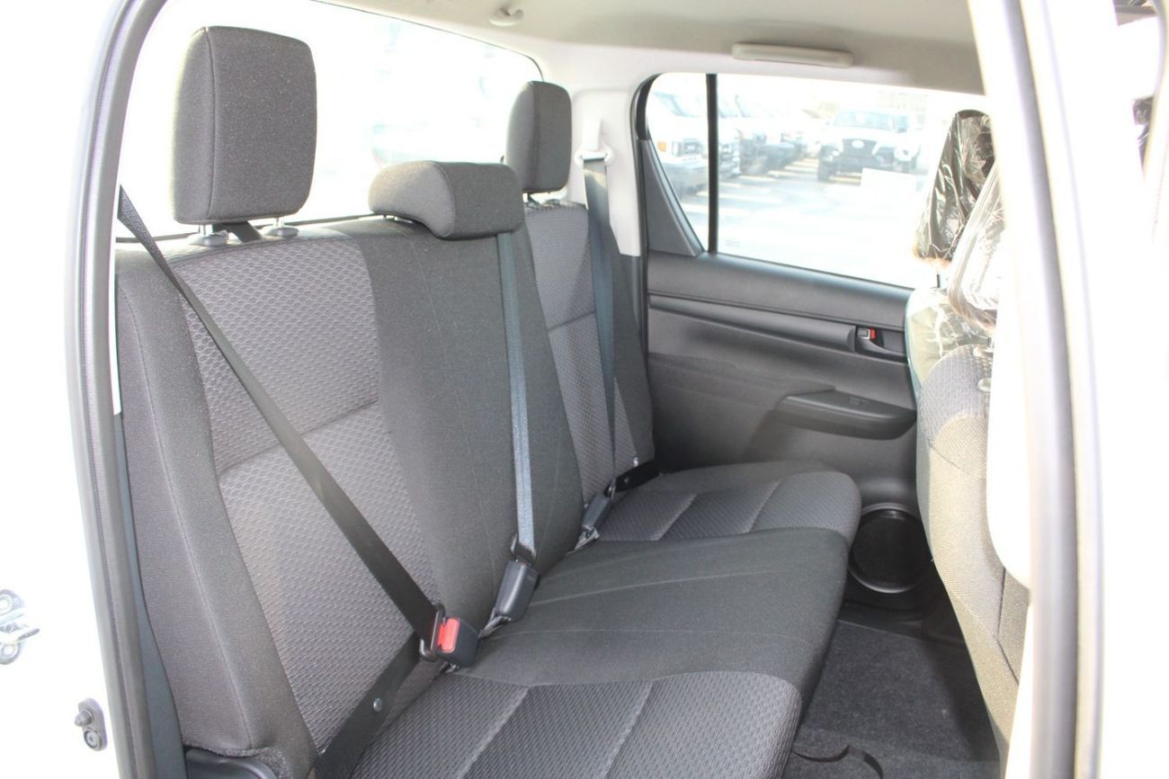 Toyota Hilux Only for Nigeria LHD Double Cabin Utility Pickup 2.7L V4 2TR Petrol engine Automatic Gear 4WD 5 Seat