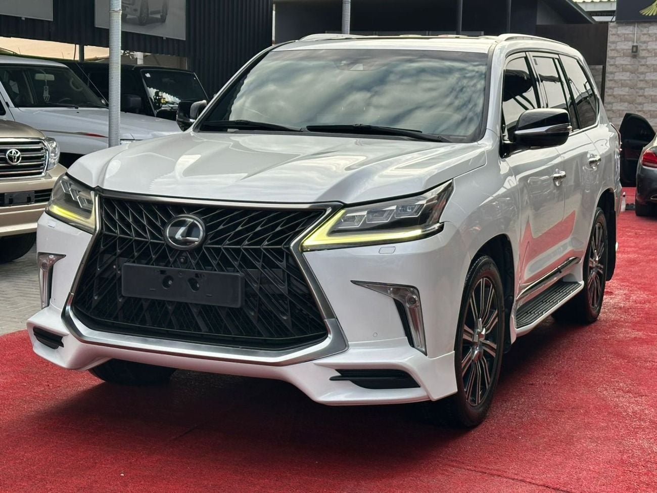 Lexus LX 570 Sport 5.7L