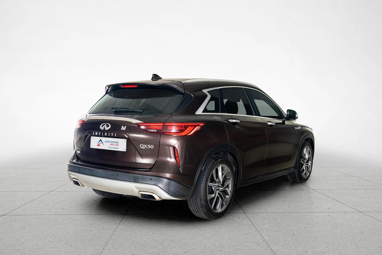 Infiniti QX50 LUXE 2.0