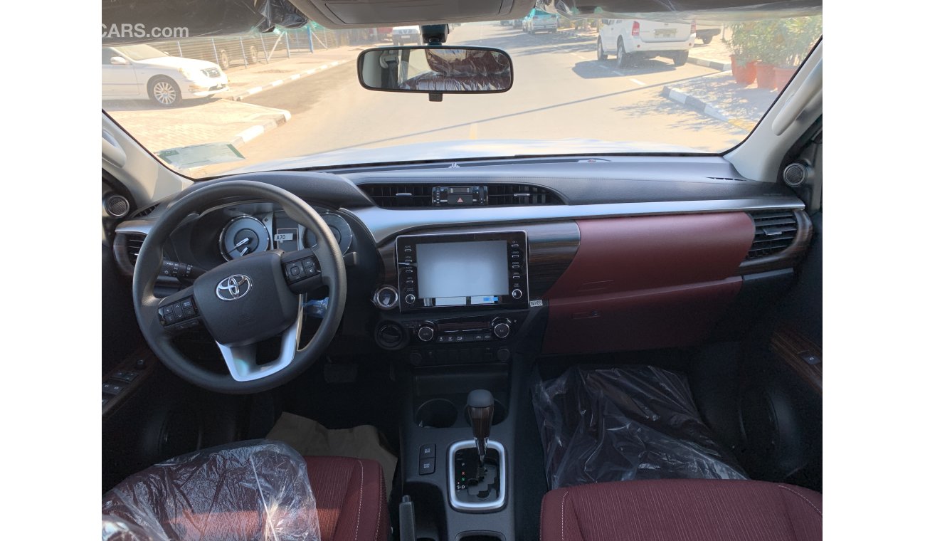 Toyota Hilux SR5 PETROL 2021 ( PUSH START - WOOD )